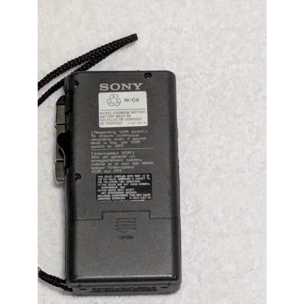 Sony Black Microcassette Recorder One Size Light comes on but not turning